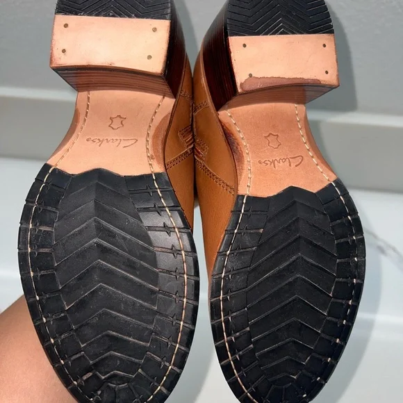 Clarks Tan Leather Ankle Booties - Picture 6 of 6